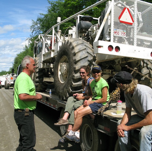 sittingontowtruck