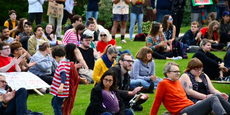Hundreds in Fredericton kick off the global week of climate action