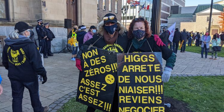 18,000 call for Premier Higgs to resign