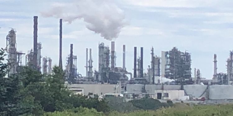 While oil and gas companies report record profits, Higgs government abruptly cancels student benefit program