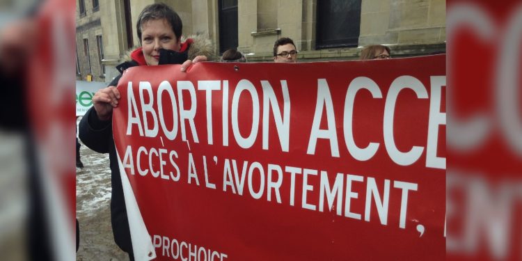 Il faut parler du coût humain, social et économique des lois qui entravent le droit à l’avortement : Partie 2 de 2