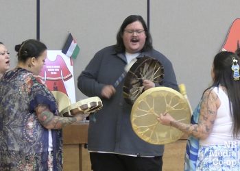 Natoaganeg First Nation holds ceremony, flag-raising for children of Gaza [video]
